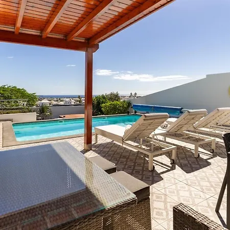 3 Bedroom With Pool And Jacuzzi Casa de Férias