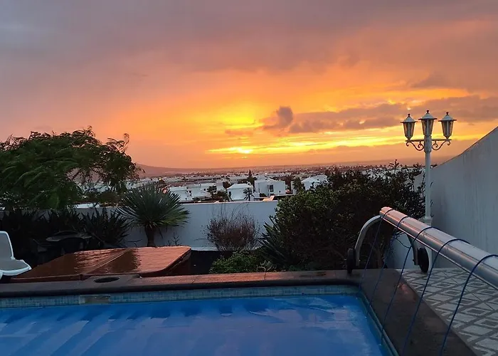 3 Bedroom With Pool&jacuzzi Playa Blanca (Lanzarote)