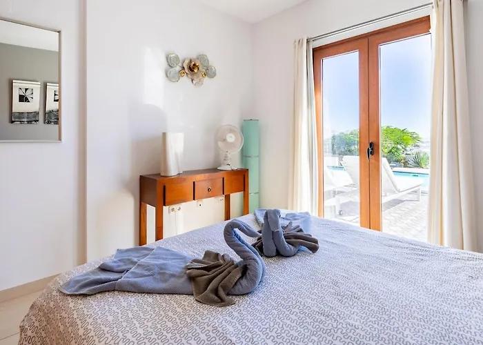 Vakantiehuis 3 Bedroom With Pool&jacuzzi *