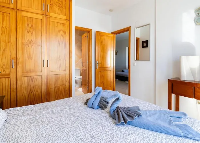 3 Bedroom With Pool&jacuzzi Vakantiehuis *