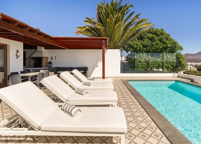 3 Bedroom With Pool&jacuzzi