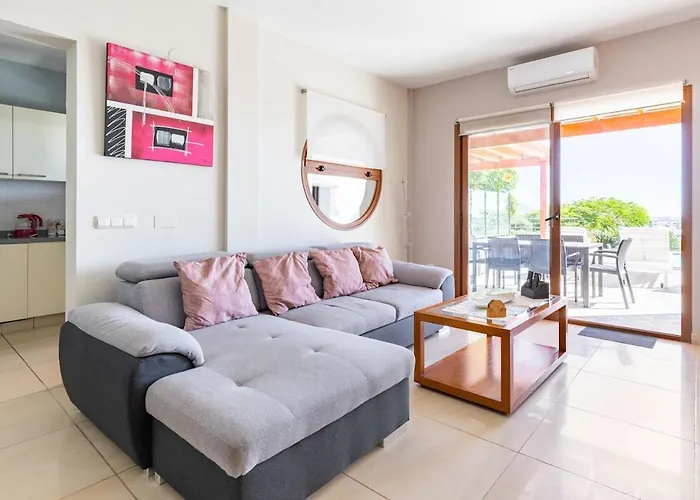 3 Bedroom With Pool&jacuzzi Vakantiehuis *