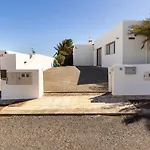 3 Bedroom With Pool And Jacuzzi Prázdninový dům *