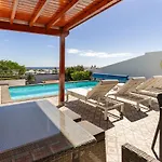 3 Bedroom With Pool And Jacuzzi Prázdninový dům