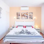 3 Bedroom With Pool And Jacuzzi Prázdninový dům *