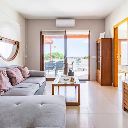 別荘 3 Bedroom With Pool And Jacuzzi *