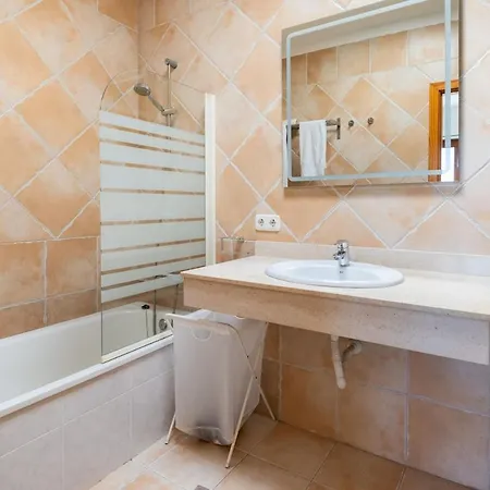 3 Bedroom With Pool And Jacuzzi *